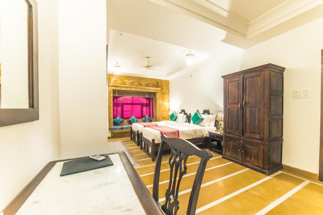 Hotel Radhika Jaisalmer Buitenkant foto